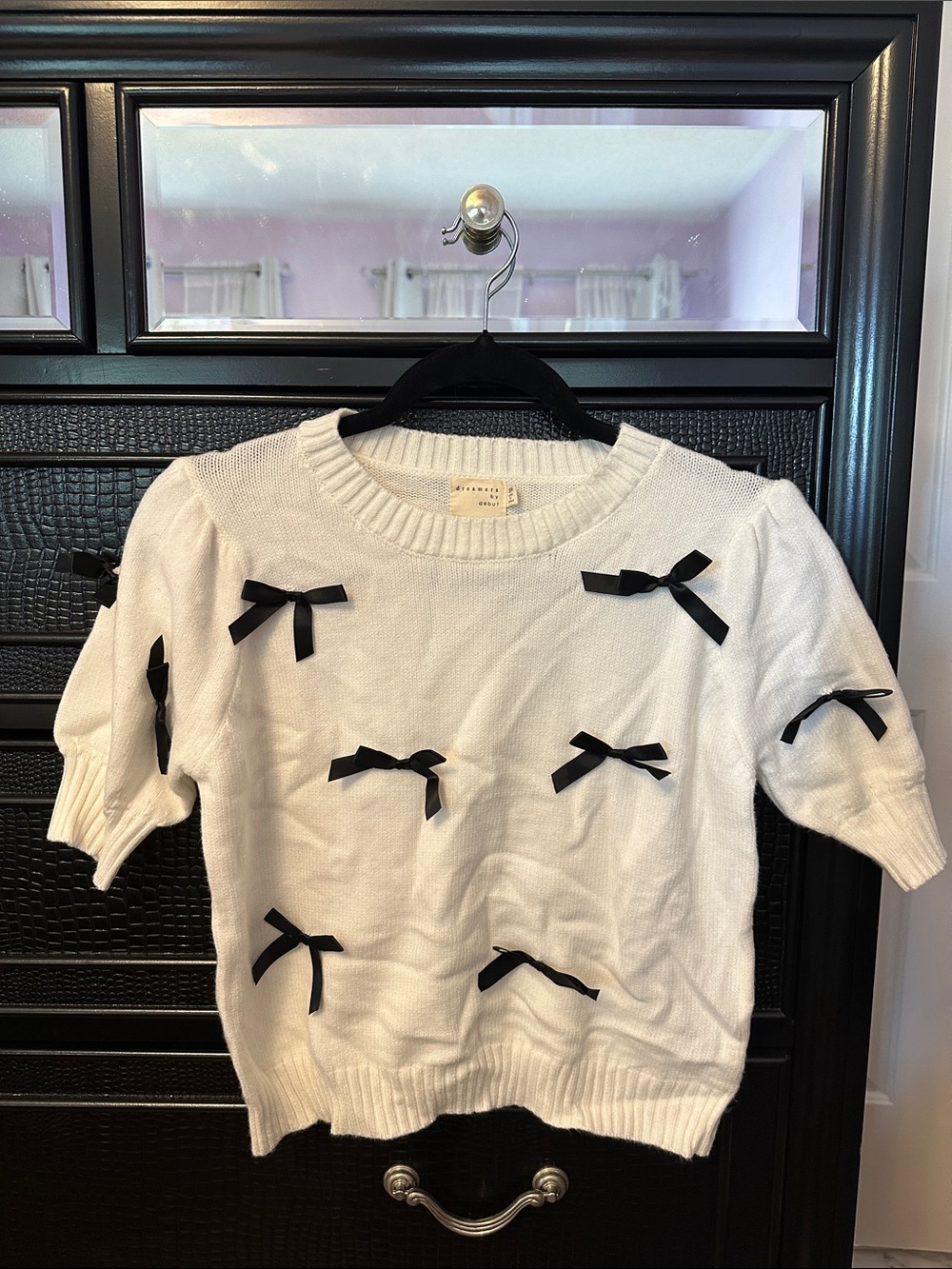 DEBUT- White Short-Sleeve Sweater with Black Bows